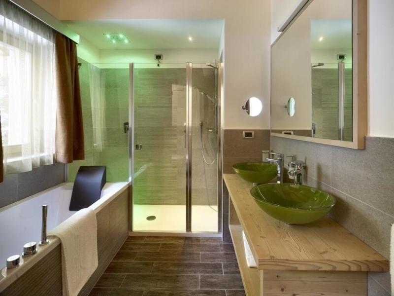 Residence Color Home Suite Apartments