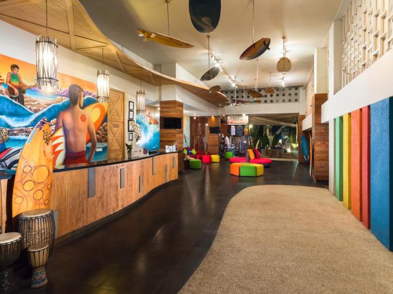 Bliss Surfer Hotel