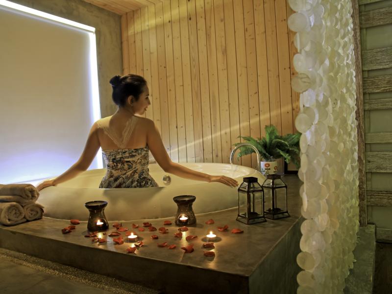 Bliss Surfer Hotel