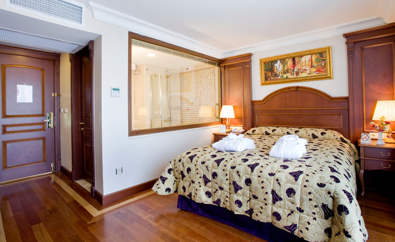 GLK Premier Regency Suites & Spa