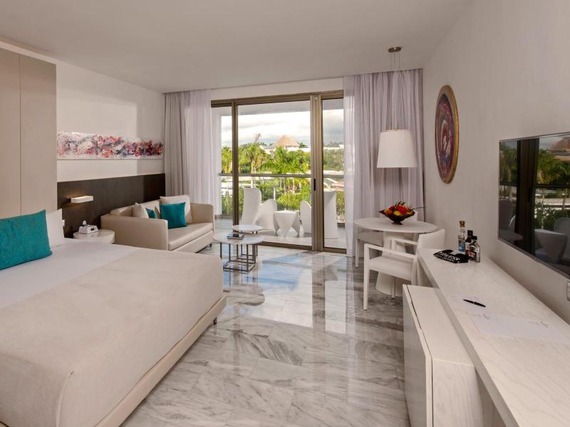 Platinum Yucatan Princess All Suites & Spa Resort