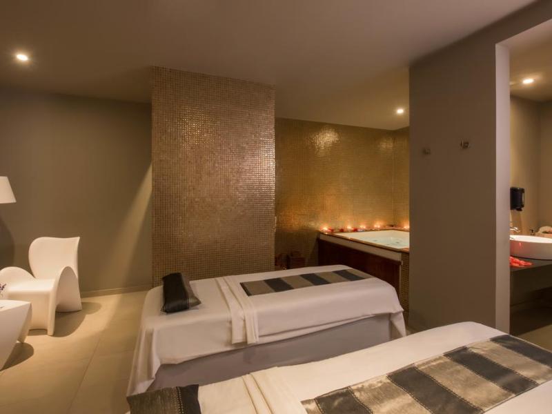 Platinum Yucatan Princess All Suites & Spa Resort