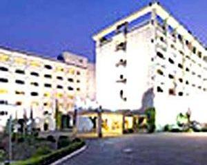 Отель Hotel Clarks Shiraz Индия, Агра, фото 2