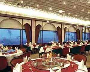 Отель Hotel Clarks Shiraz Индия, Агра, фото 9