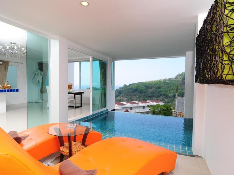 Grand Bleu Ocean View Pool Suite