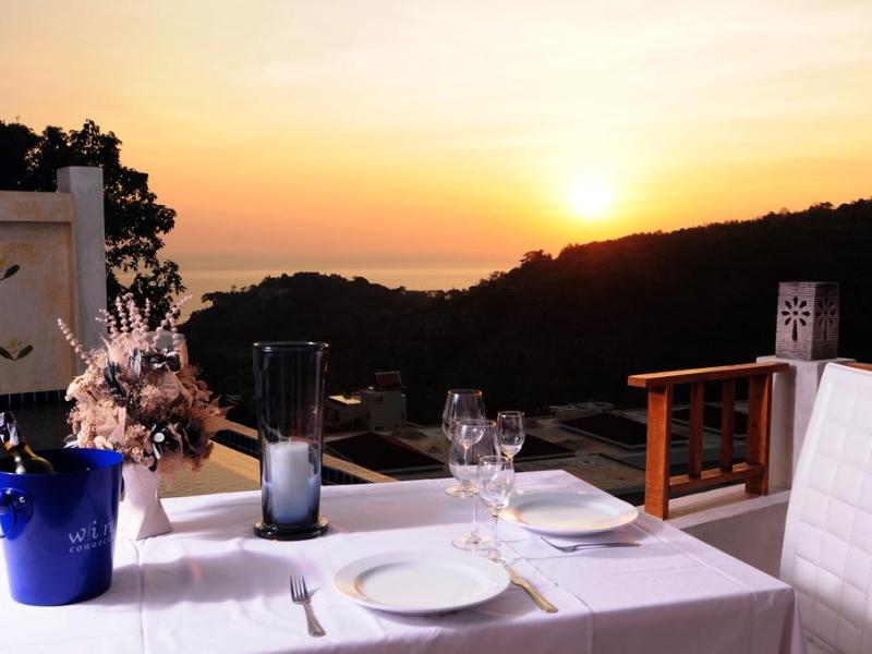 Grand Bleu Ocean View Pool Suite