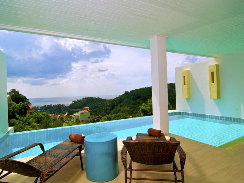 Grand Bleu Ocean View Pool Suite