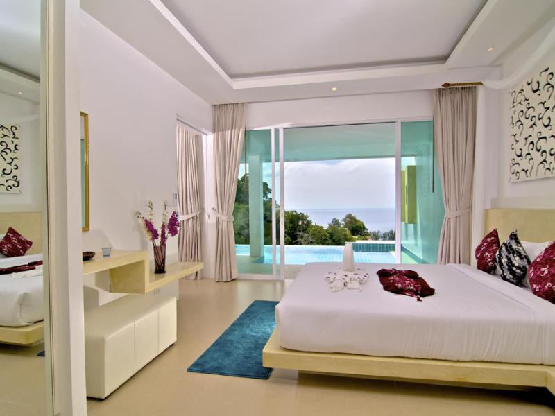 Grand Bleu Ocean View Pool Suite