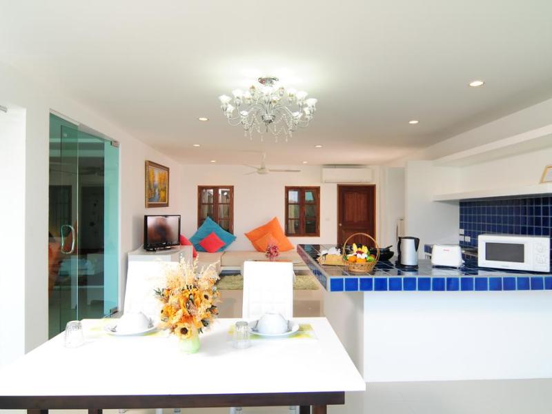 Grand Bleu Ocean View Pool Suite