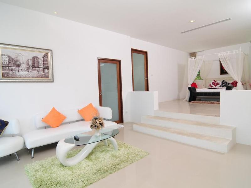 Grand Bleu Ocean View Pool Suite