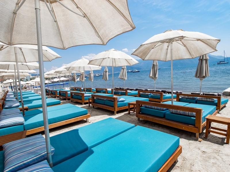 Class Unique Beach  