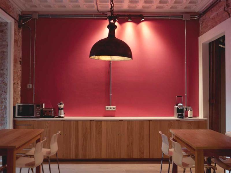 Cosmopolitan Boutique Hostal