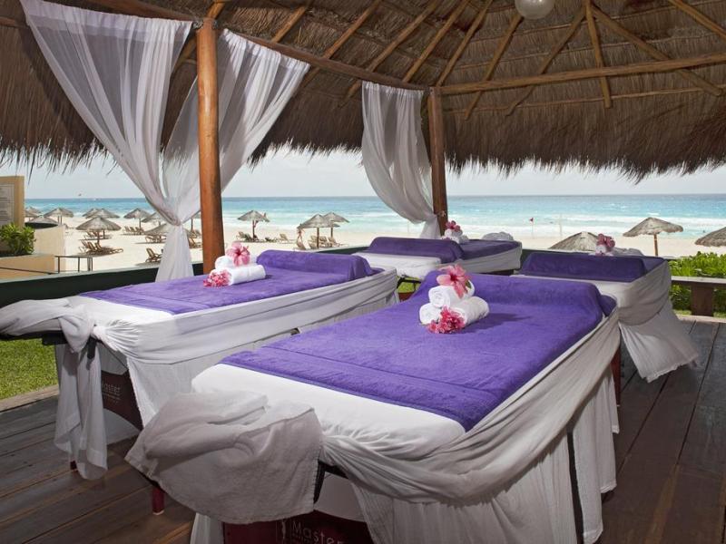 Hotel Emporio Cancun