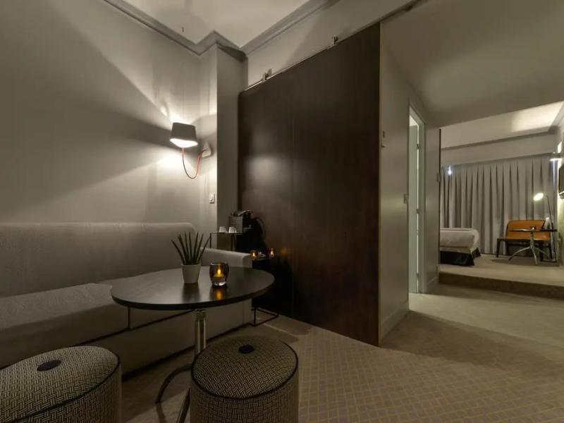 Atrium Hotel