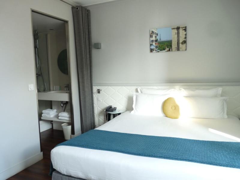 Atrium Hotel