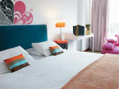 Classical 2 Fashion House 