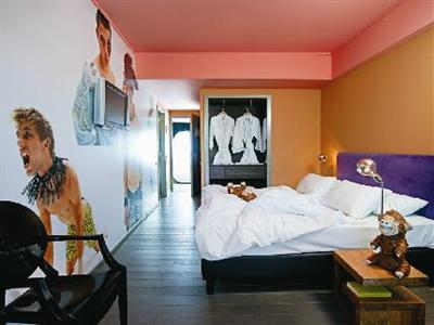 Classical 2 Fashion House 