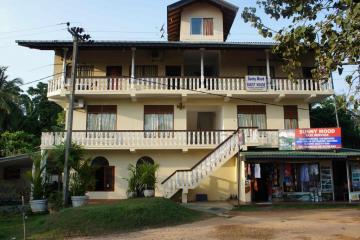 Отель Sunny Mood Guesthouse Шри-Ланка, Унаватуна, фото 1