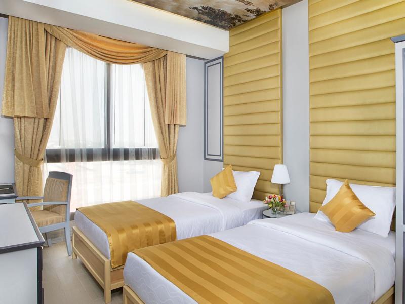 Palette Royal Reflections Hotel