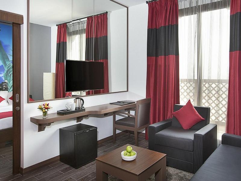 Palette Royal Reflections Hotel