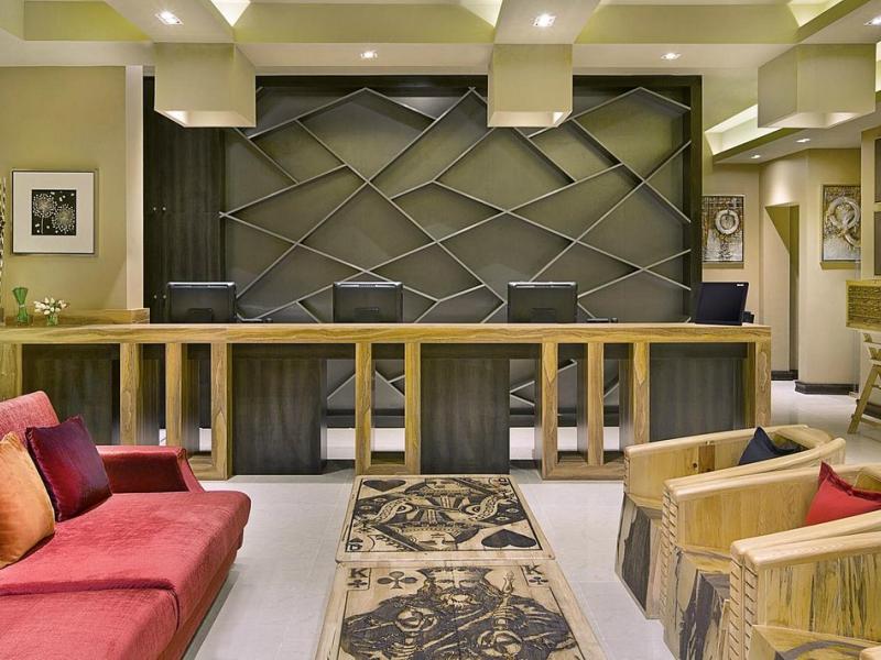 Palette Royal Reflections Hotel