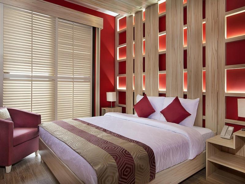 Palette Royal Reflections Hotel