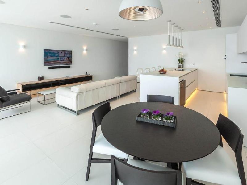 Kata Rocks By Infinite Luxury