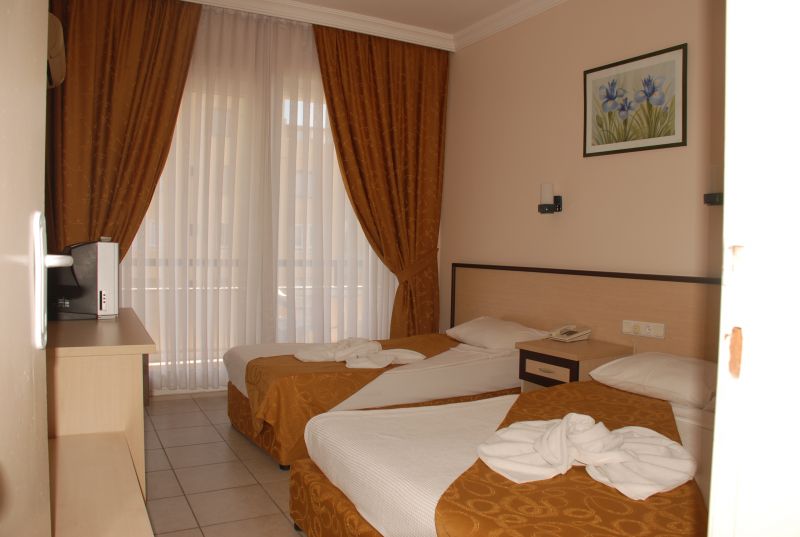 Cleo Mare Hotel & Apart