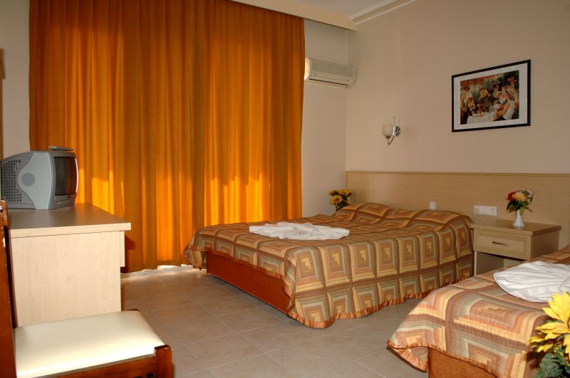 Cleo Mare Hotel & Apart
