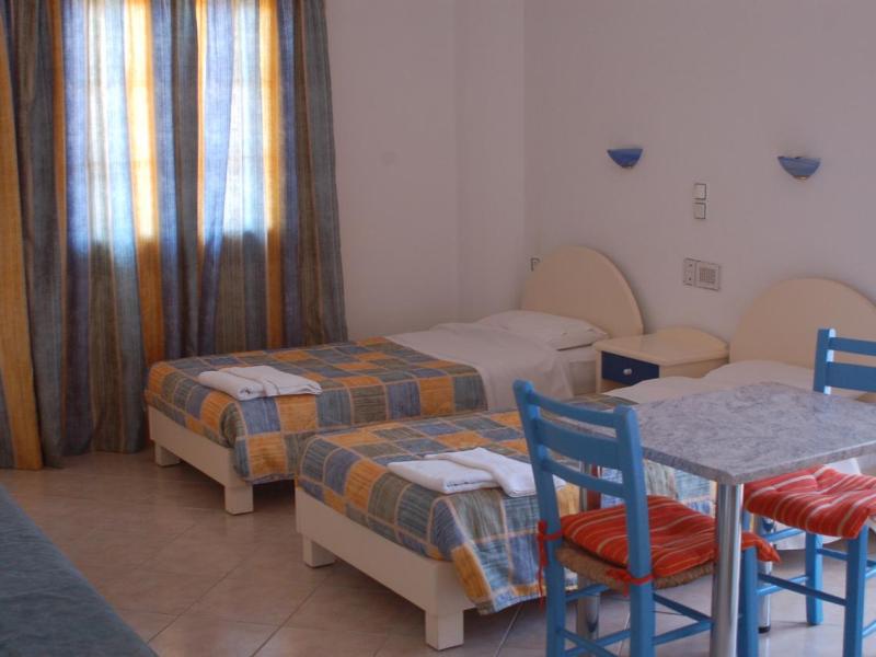 Uncle George Studios & Apartments