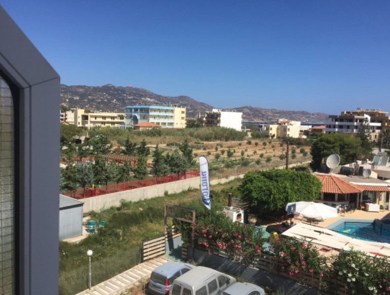 Uncle George Studios & Apartments