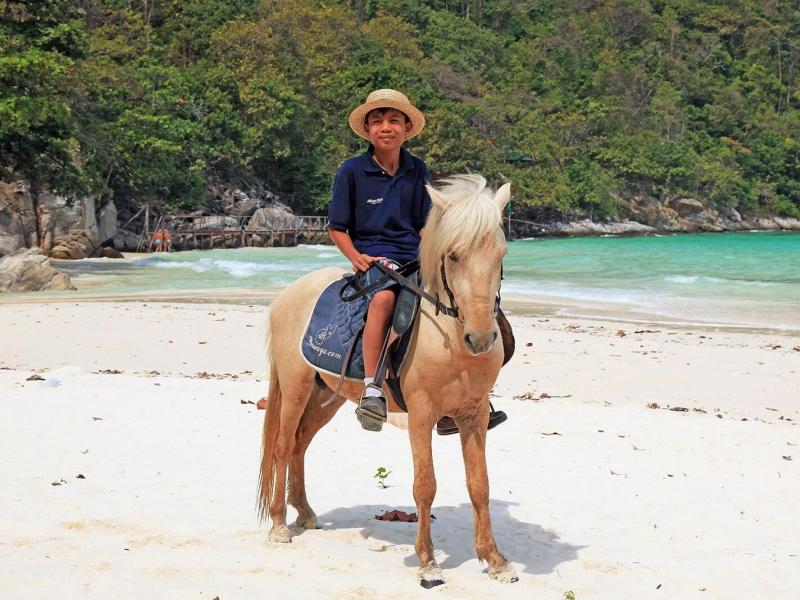 Racha Island Resort (Rayaburi)