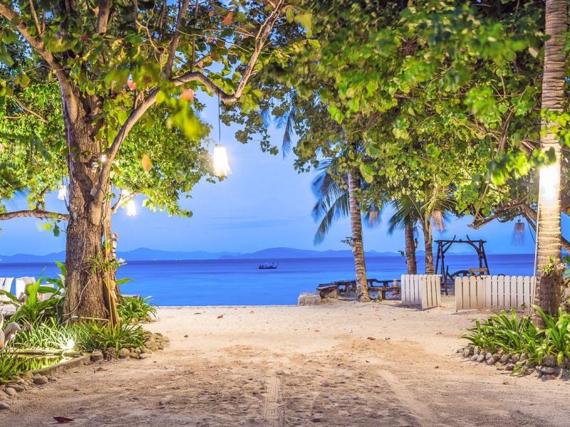 Racha Island Resort (Rayaburi)