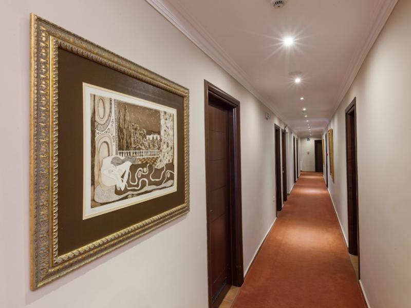 Dellas Boutique Hotel 