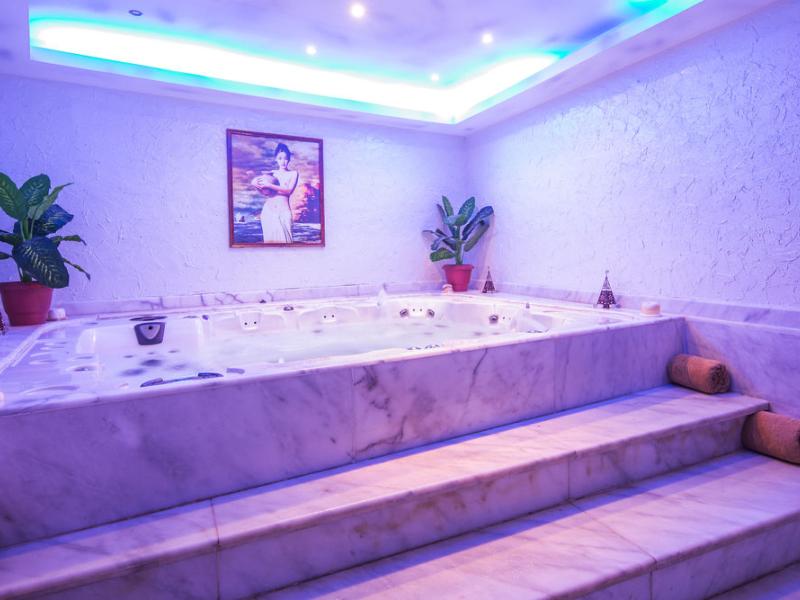 Golden 5 Almas Resort