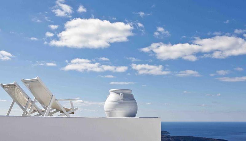 Cliff Side Suites Hotel 