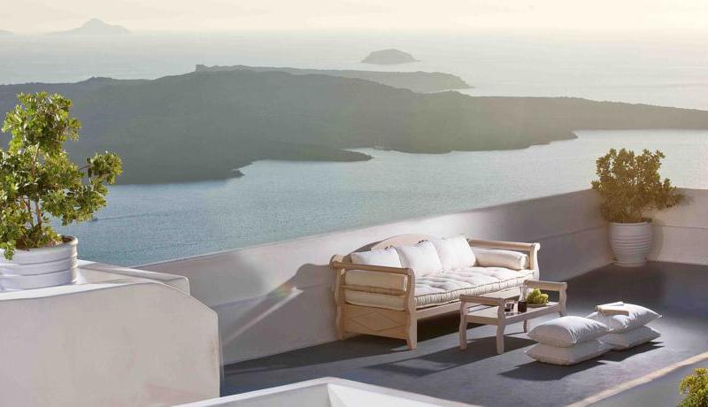 Cliff Side Suites Hotel 