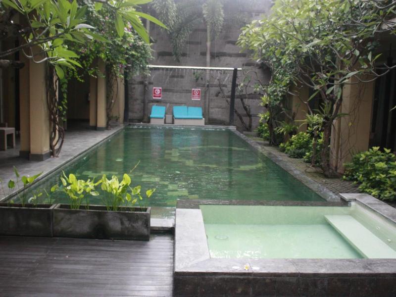 100 Sunset Boutique Hotel