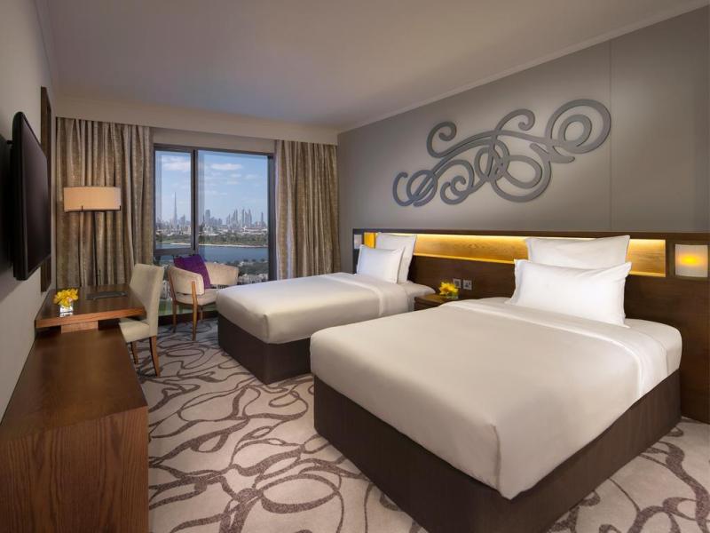 Pullman Dubai Creek City Centre Residences Hotel