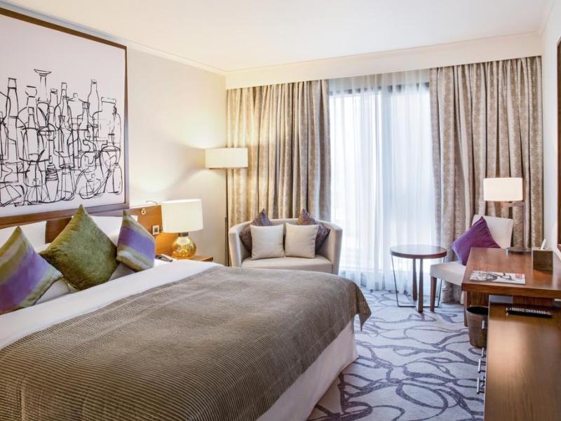 Pullman Dubai Creek City Centre Residences Hotel