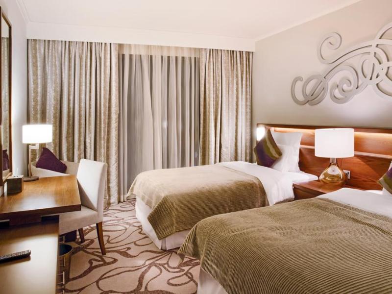 Pullman Dubai Creek City Centre Residences Hotel