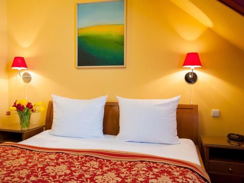 Cloister Inn