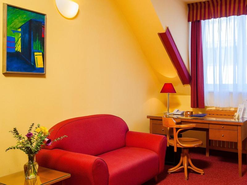 Cloister Inn