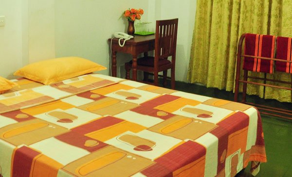 Night Station Hotel