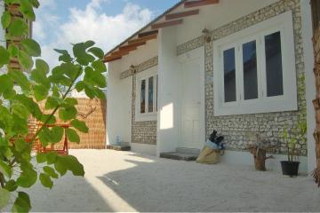 Отель Vaali Beach Lodge Мальдивы, , фото 1