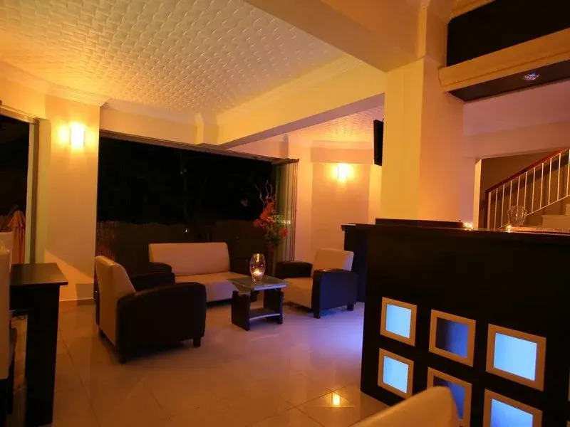 Golden Kum Hotel