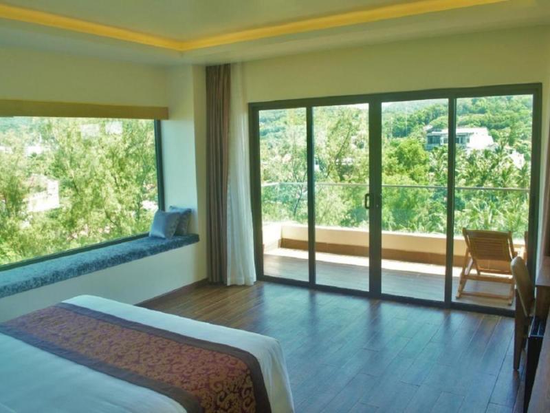 Coral Bay Resort