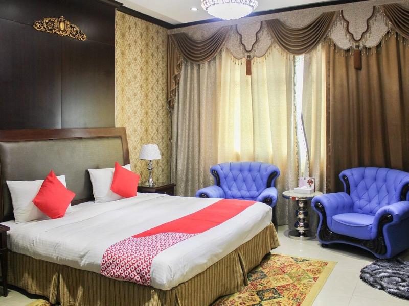 Clifton International Hotel