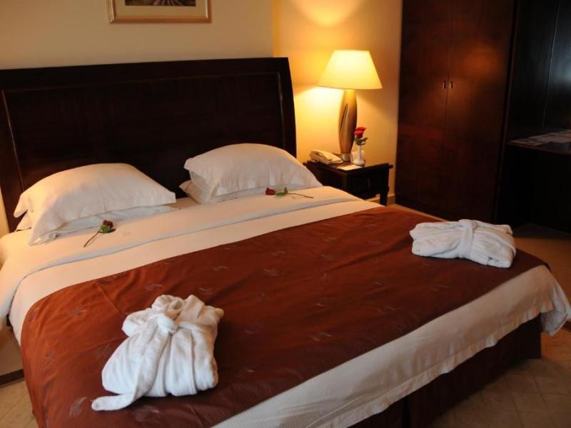 Clifton International Hotel