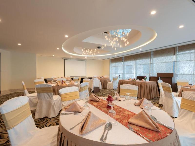 Landmark Premier Hotel